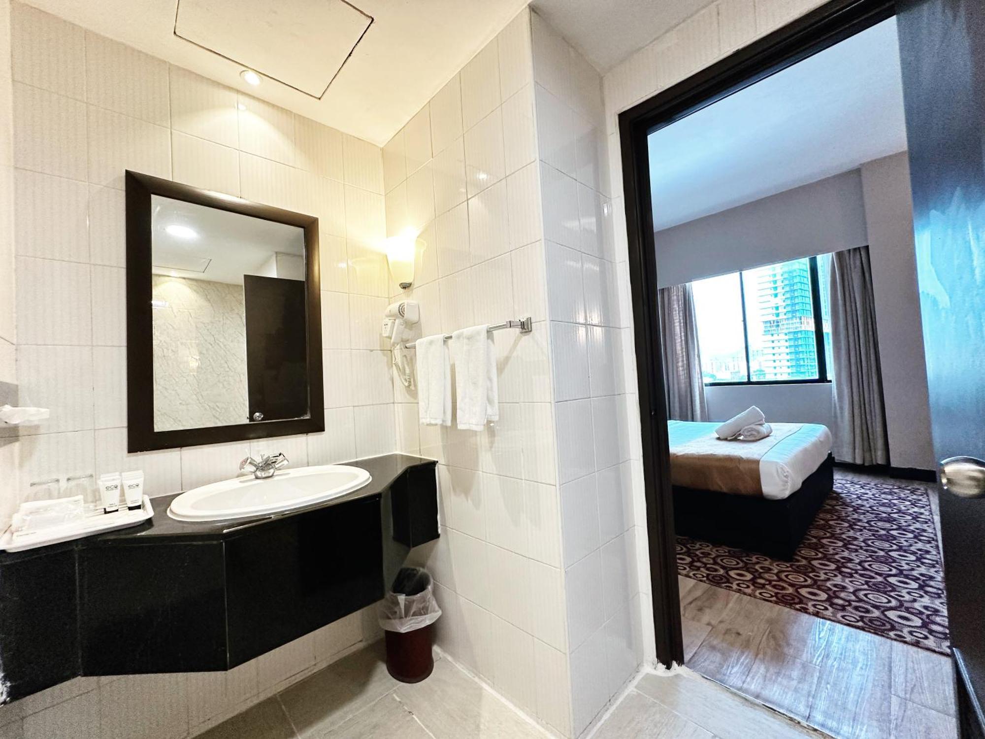 Regalpark Hotel Kuala Lumpur Ngoại thất bức ảnh