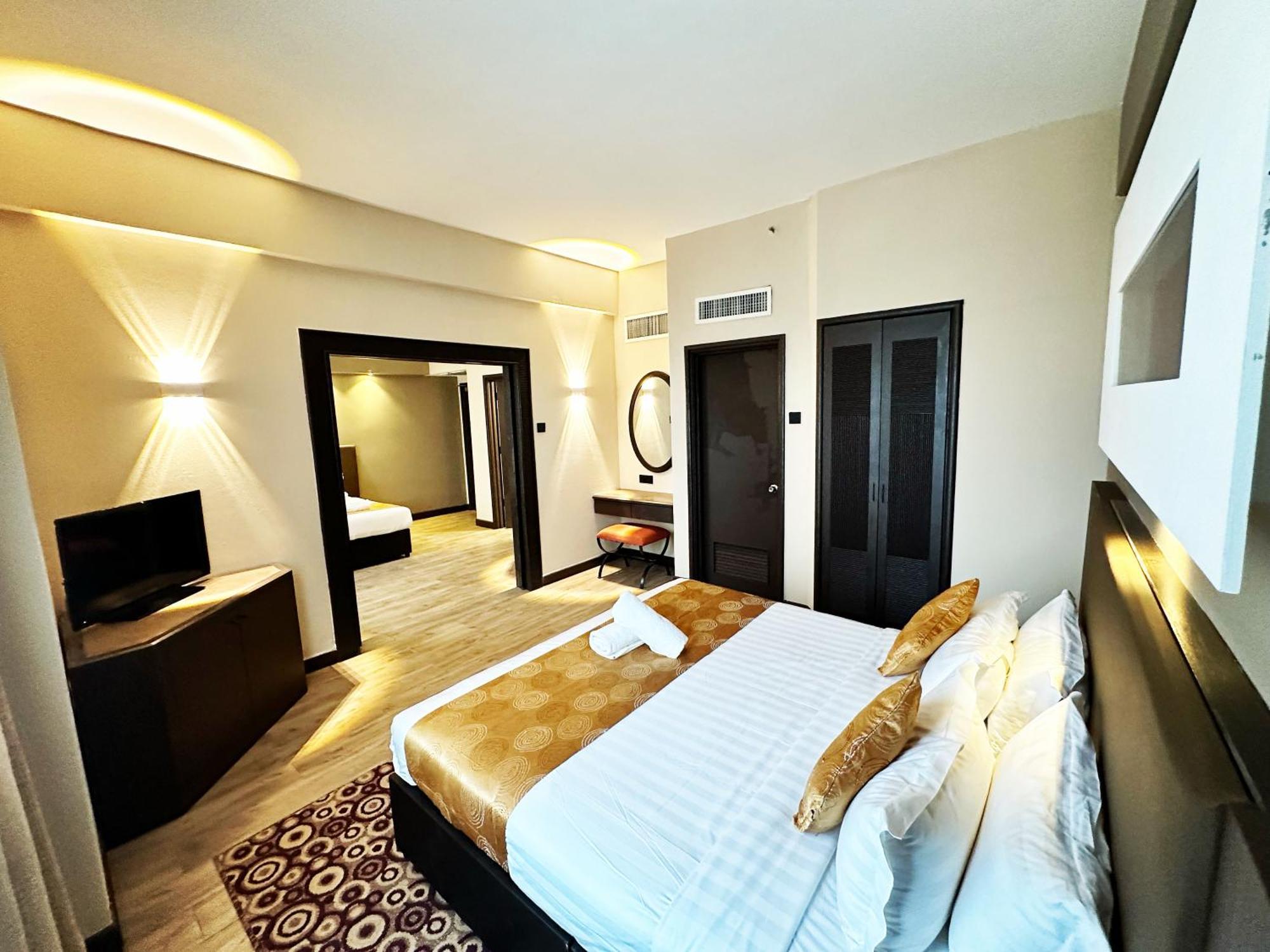 Regalpark Hotel Kuala Lumpur Ngoại thất bức ảnh
