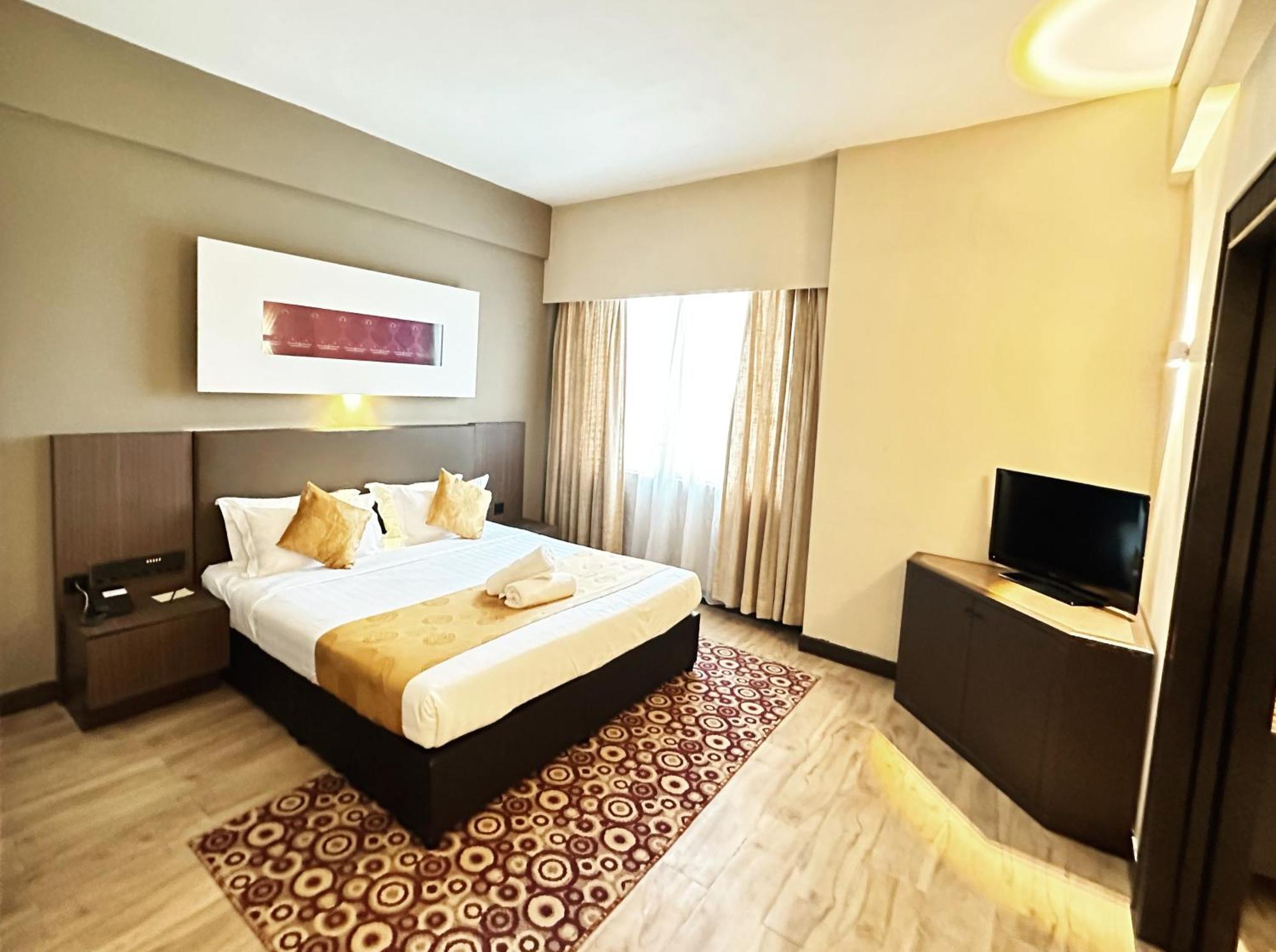 Regalpark Hotel Kuala Lumpur Ngoại thất bức ảnh