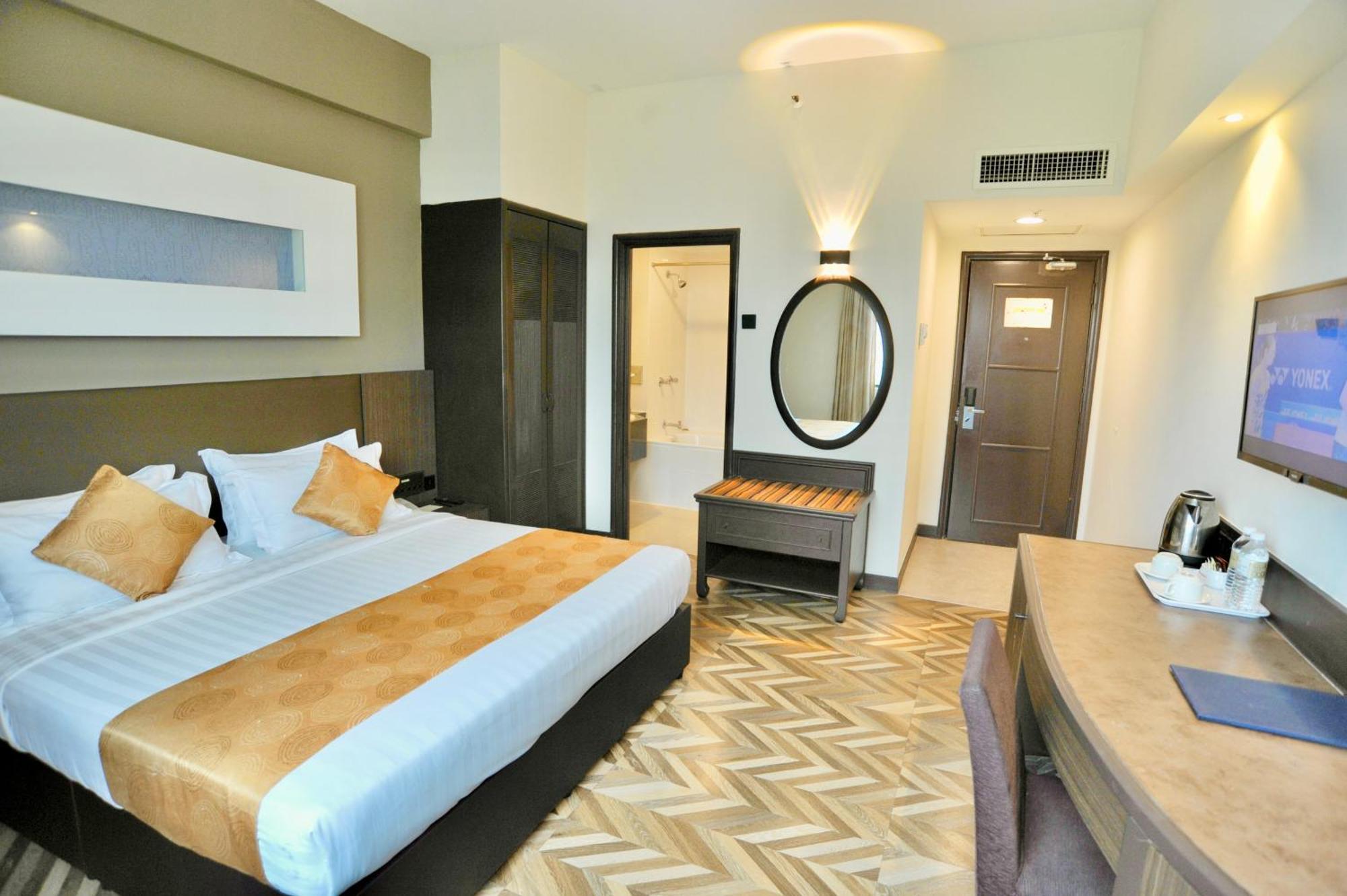 Regalpark Hotel Kuala Lumpur Ngoại thất bức ảnh