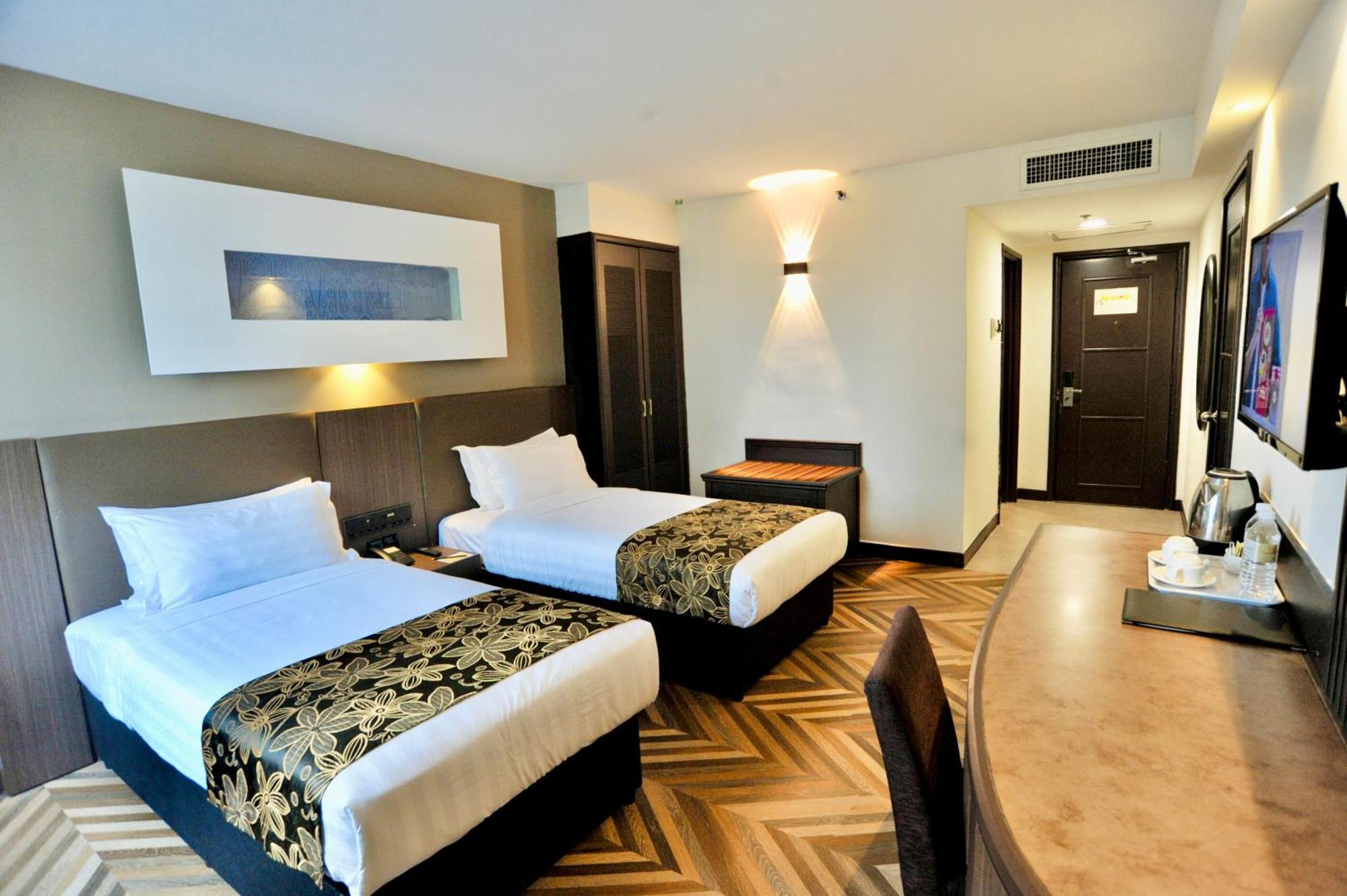 Regalpark Hotel Kuala Lumpur Ngoại thất bức ảnh