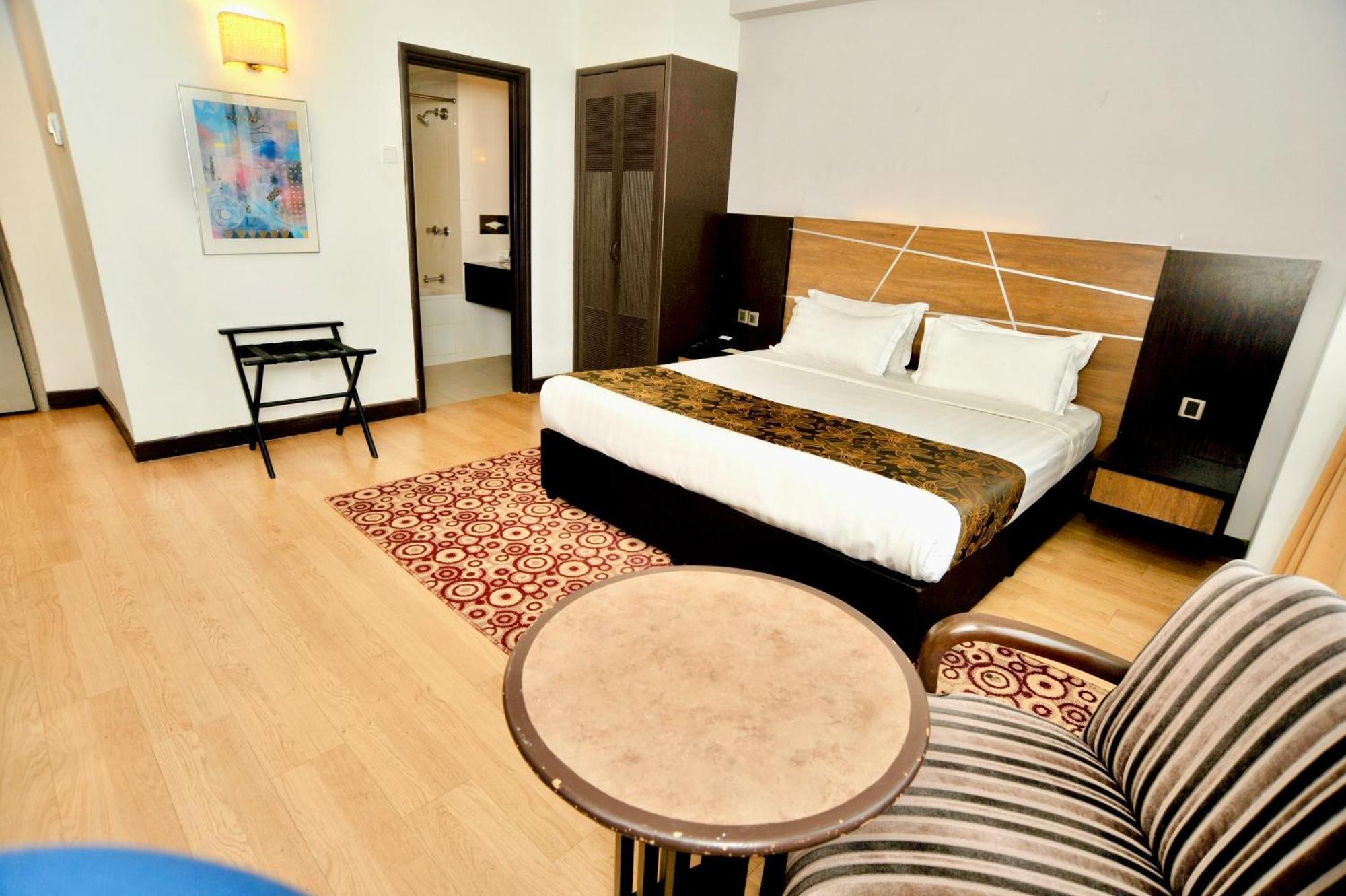 Regalpark Hotel Kuala Lumpur Ngoại thất bức ảnh
