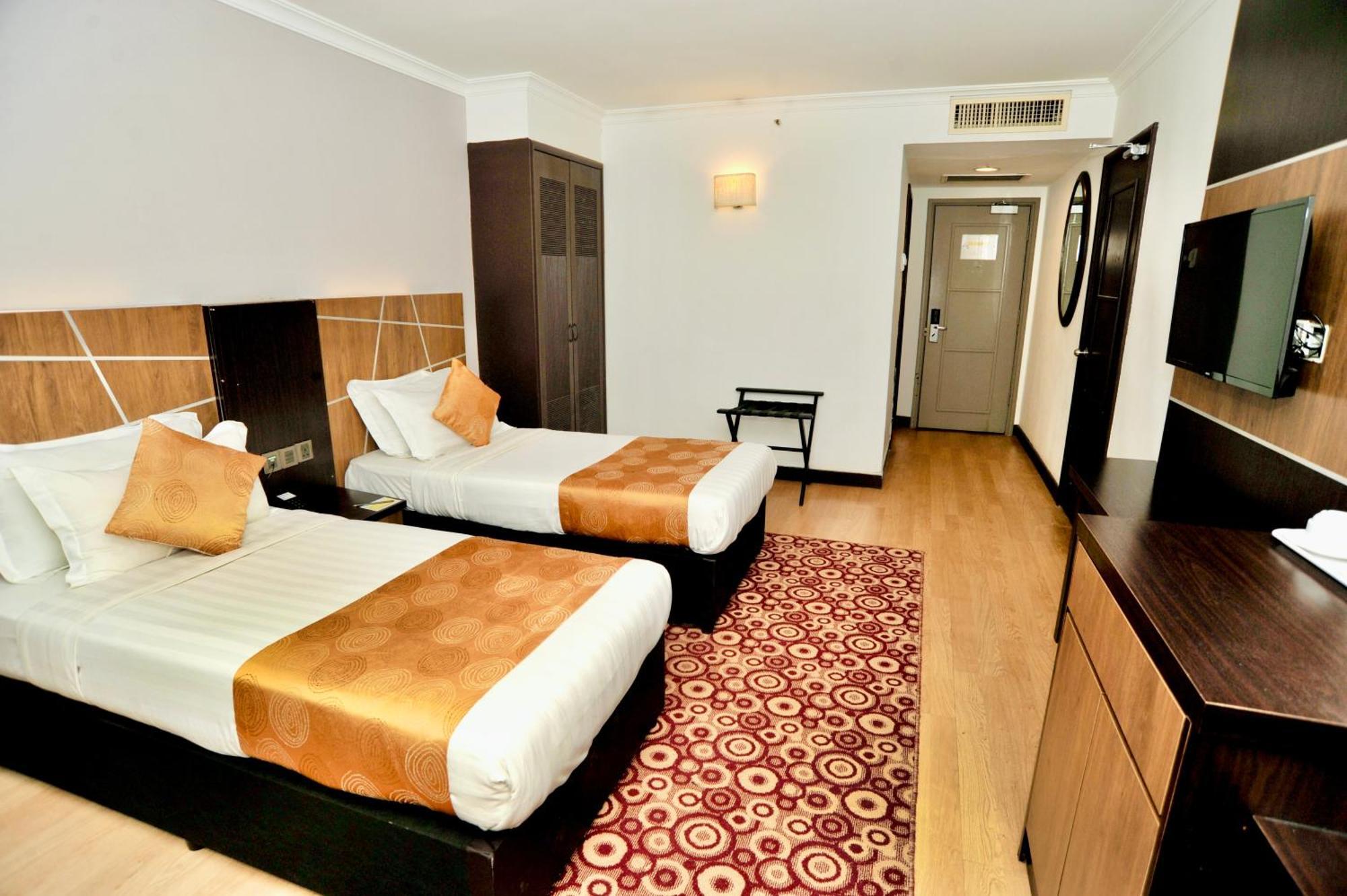 Regalpark Hotel Kuala Lumpur Ngoại thất bức ảnh
