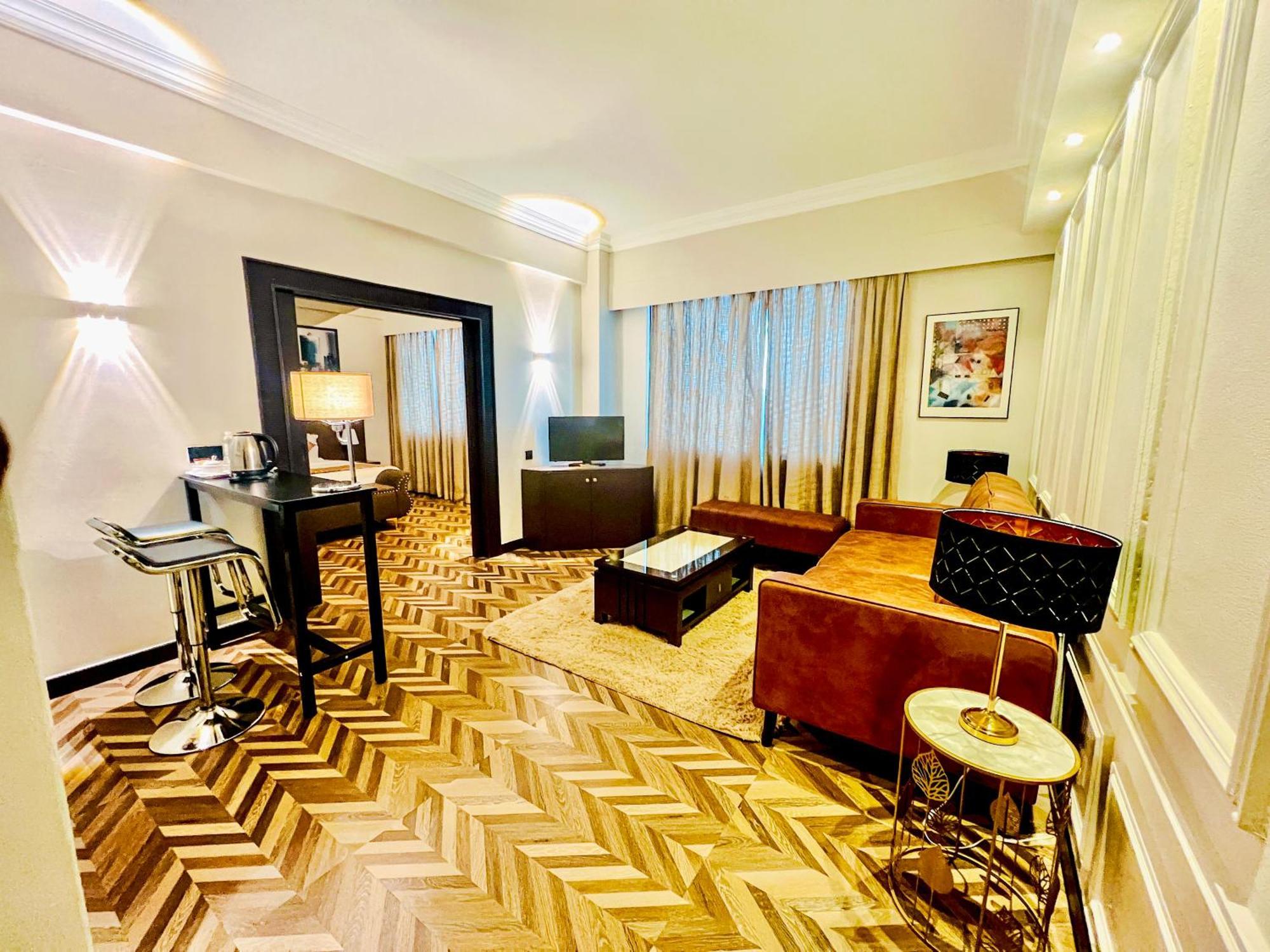 Regalpark Hotel Kuala Lumpur Ngoại thất bức ảnh