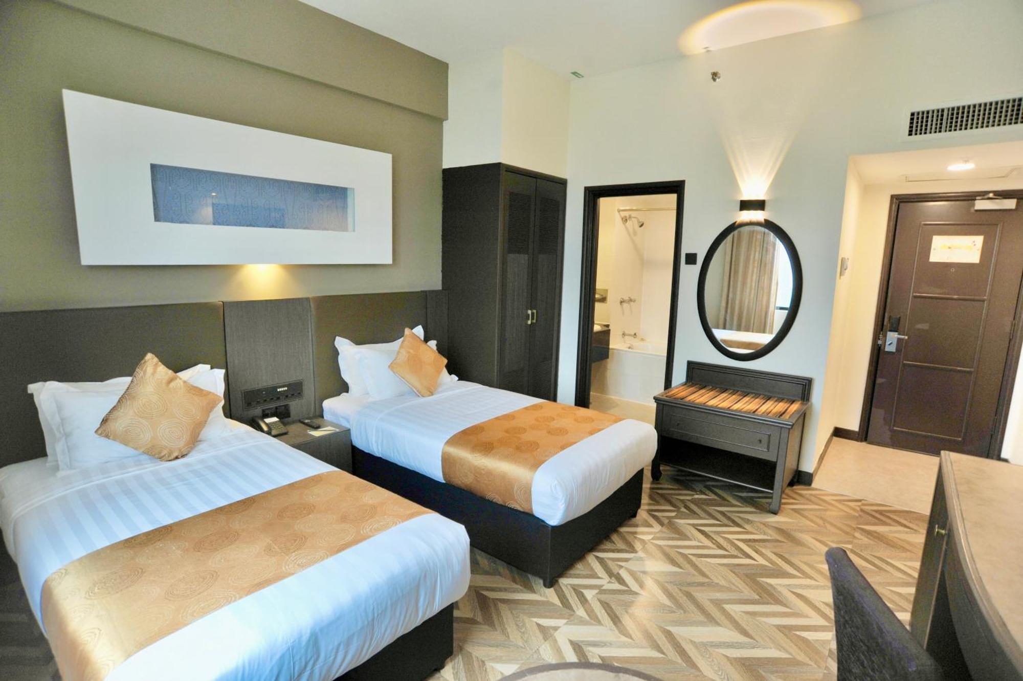 Regalpark Hotel Kuala Lumpur Ngoại thất bức ảnh