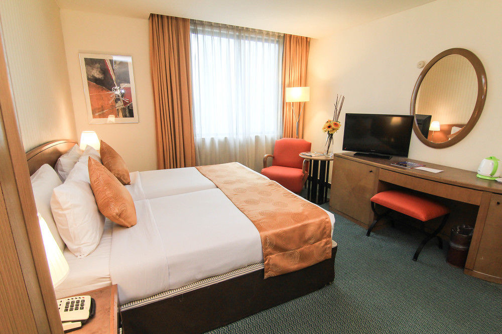 Regalpark Hotel Kuala Lumpur Ngoại thất bức ảnh