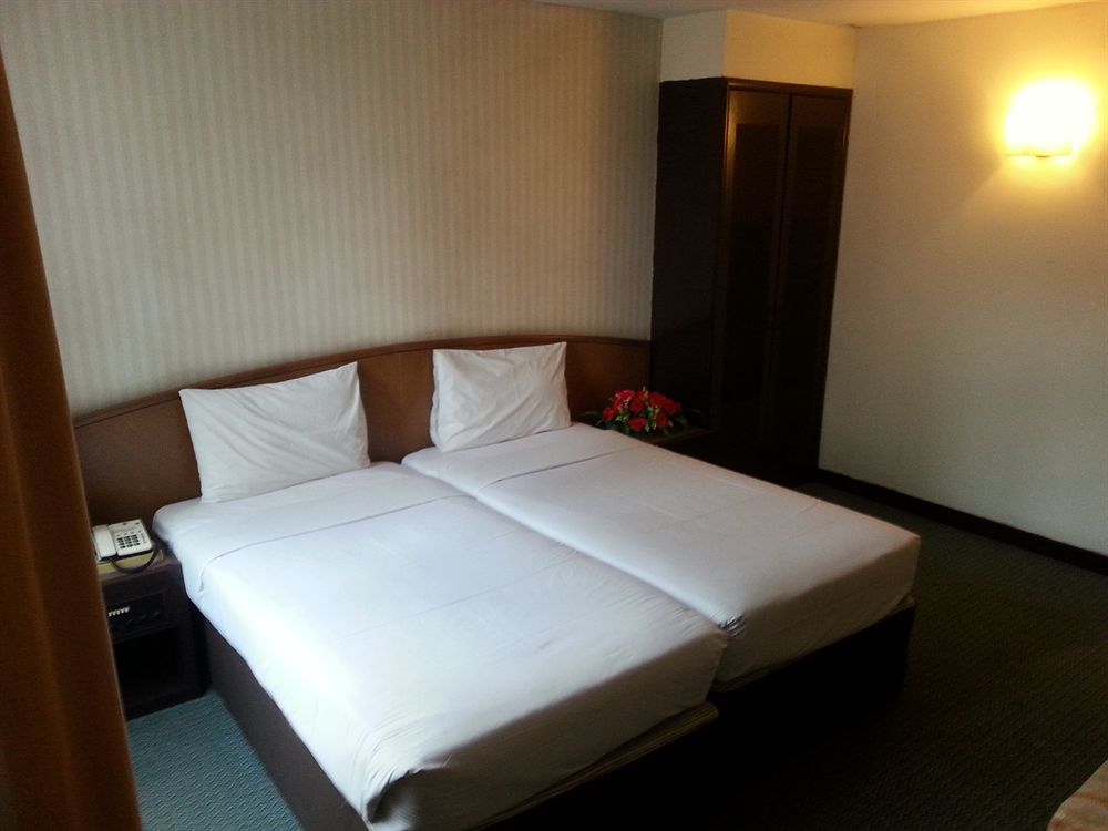 Regalpark Hotel Kuala Lumpur Ngoại thất bức ảnh